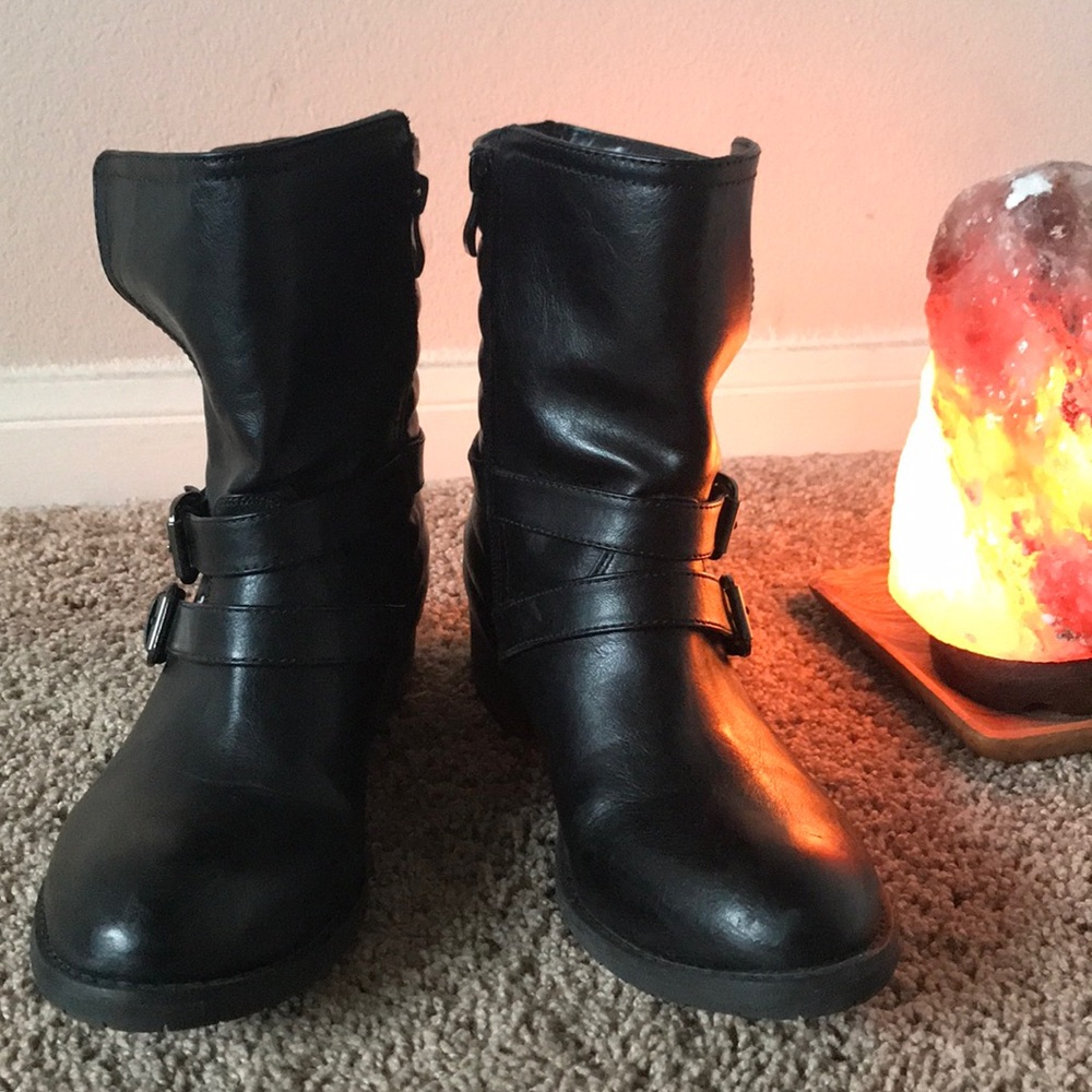 Black Boots